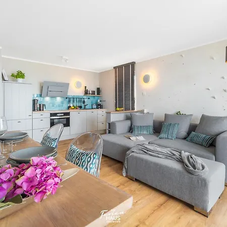 Langebank Mit Hafenblick Apartment